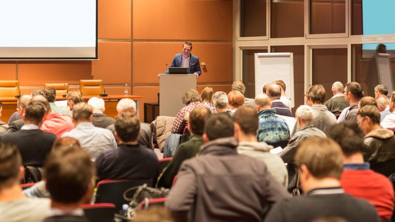 科学家用脚投票:学术会议正在“逃离”美国